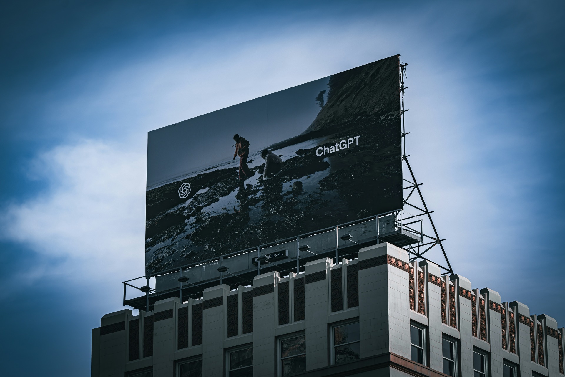 sam-C3jmPfWIUEw-unsplash-1