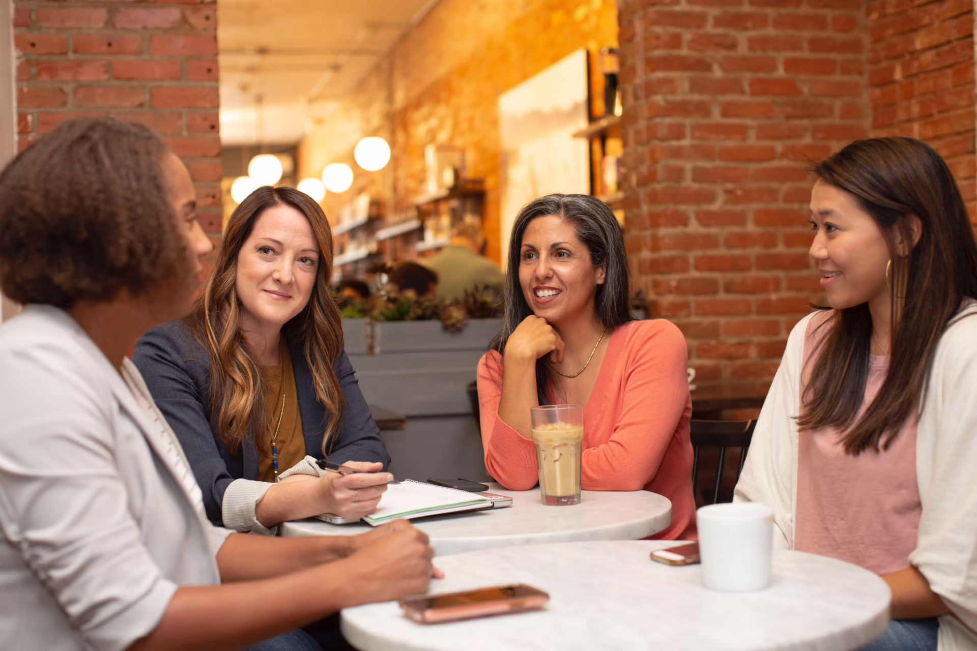 businesswomen-talking-e1788527619648