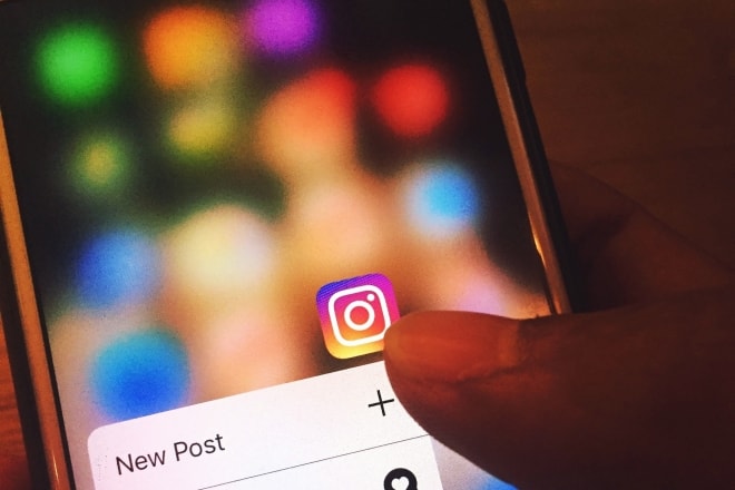 instagram icon on phone