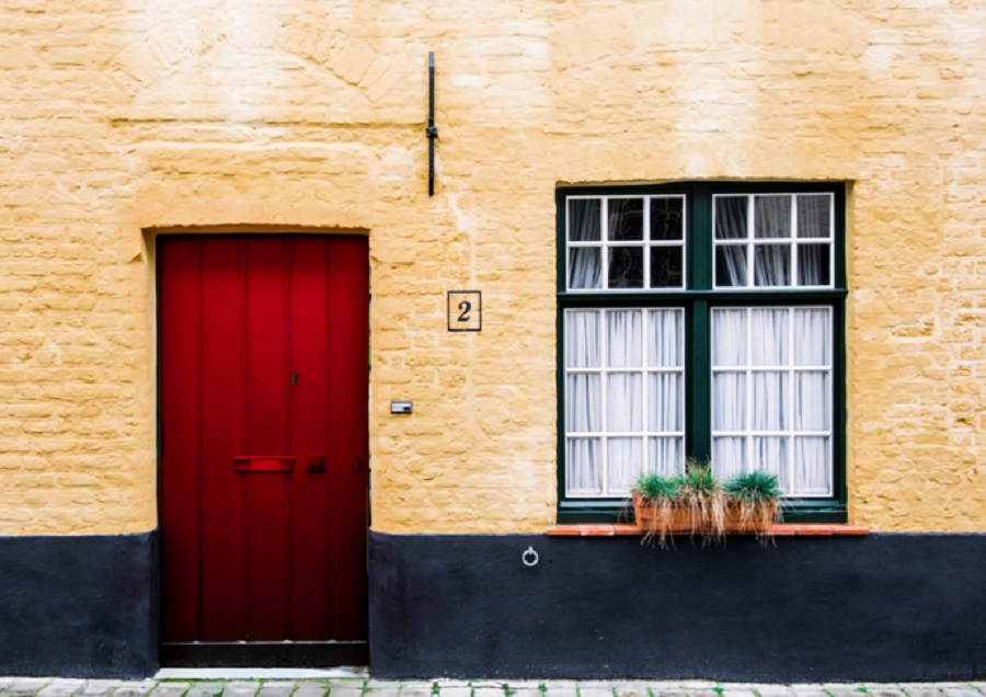 canva pro red door
