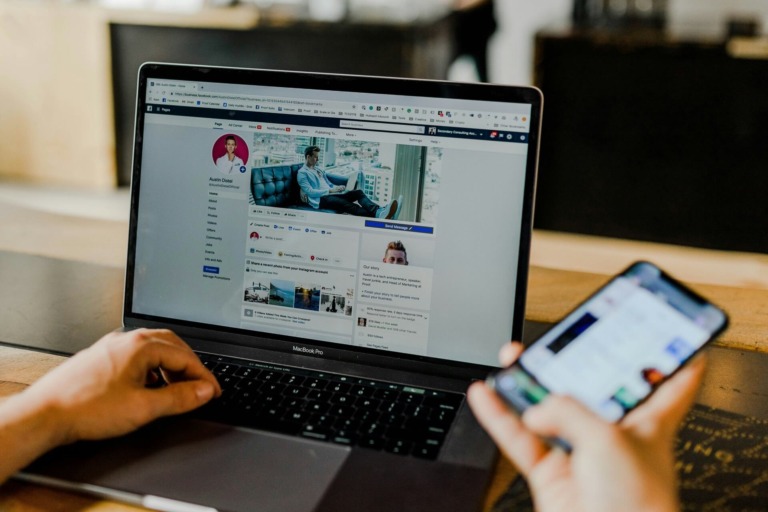 Facebook page of an entrepreneur on desktop and mobile