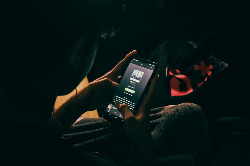 swiping a cellphone in the dark