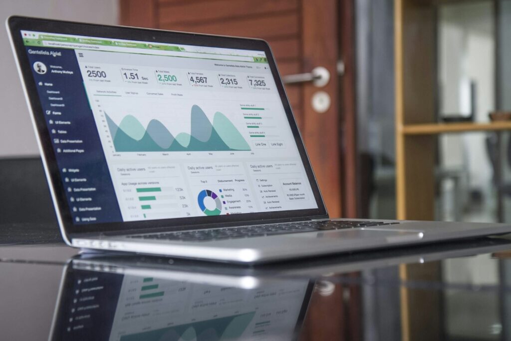 Data Analytics on Computer Screen